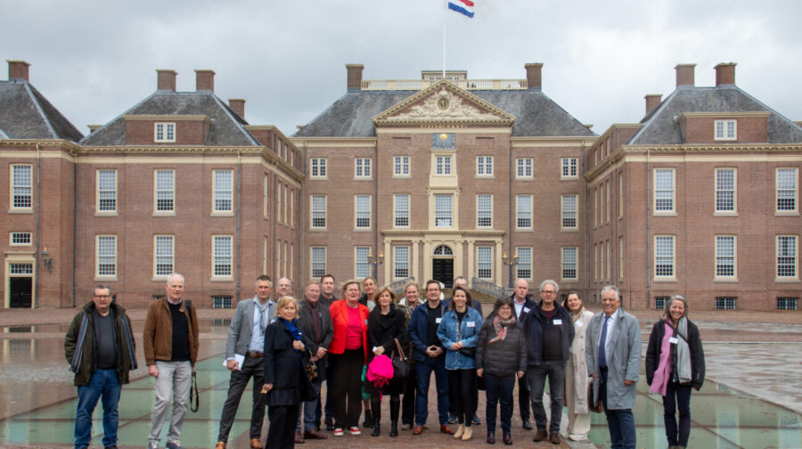 Participants in front of renovated Palace het Loo.